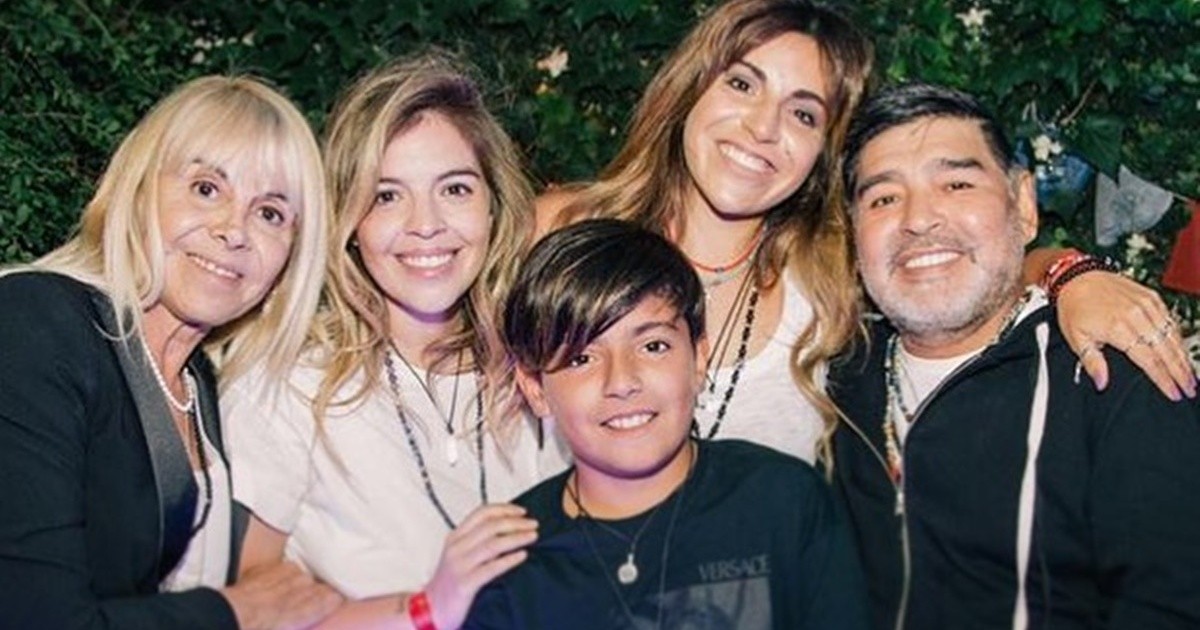 La familia de Diego Maradona recuperó y activó su cuenta de Instagram: "Queremos que tu fuego inigualable no se apague nunca"