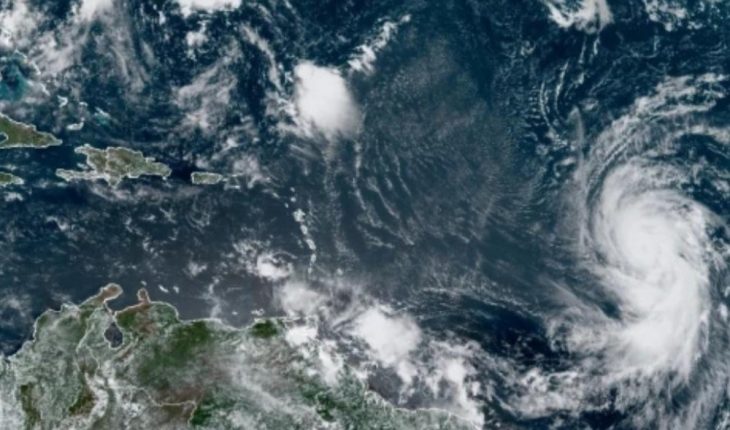 “Larry” avanza como huracán categoría 3 por el océano Atlántico