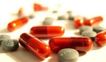 Pfizer inicia prueba de una píldora contra COVID