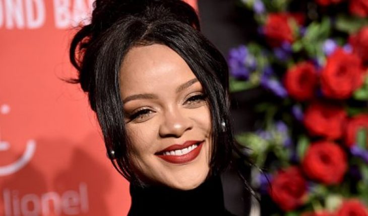 Rihanna regresa con una icónica y divertida sesión de fotos — Rock&Pop
