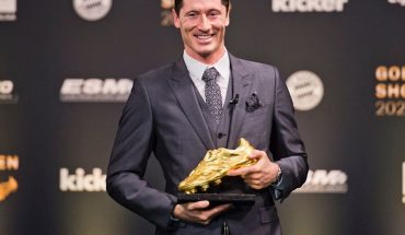 Robert Lewandowski recibió la Bota de Oro como máximo goleador