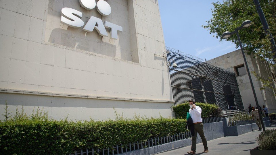 SAT cancela cuentas de mil 22 fedatarios públicos