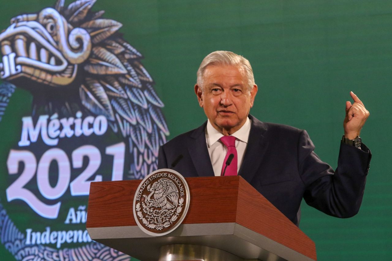 AMLO says he will not expel Vox members