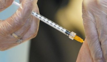 translated from Spanish: Colombia to combine third dose of Covid-19 vaccine