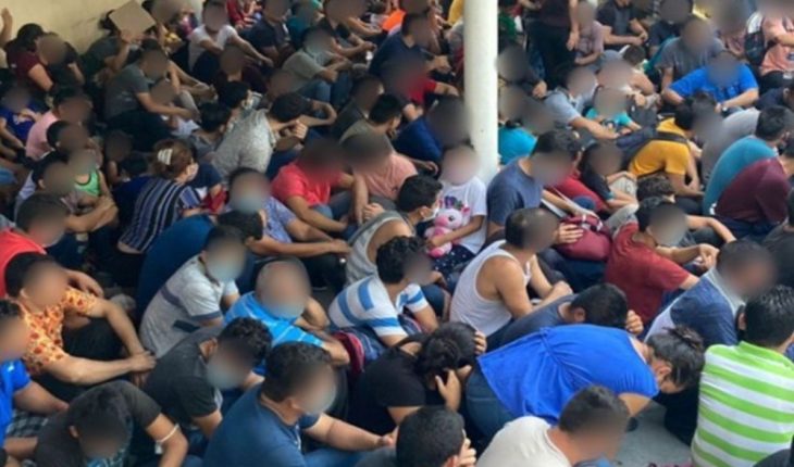 translated from Spanish: INM rescues 327 migrants crammed into a house in Cadereyta