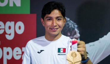 translated from Spanish: Juan Diego García, the golden boy arrived at his home, Sinaloa