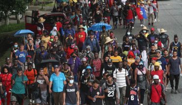 translated from Spanish: Migrant return flights to Honduras and Guatemala change