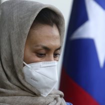 The first refugee to flee Afghanistan arrives in the country: she is the sister of the medical student from the University of Chile