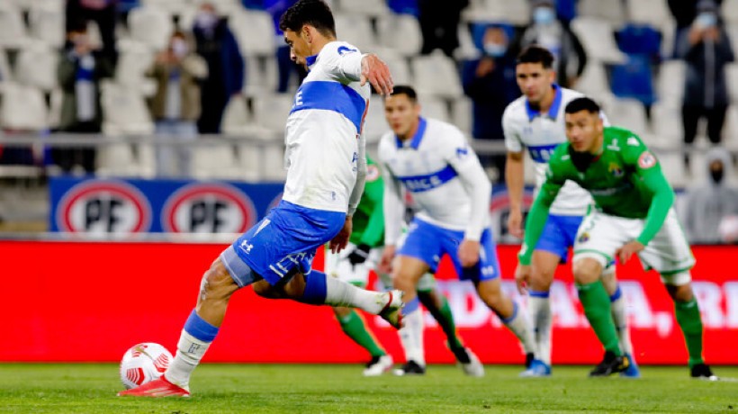 Universidad Católica climbed to third place after defeating Audax Italiano