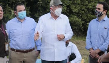 translated from Spanish: Visit Ken Salazar Mexico-Guatemala border point