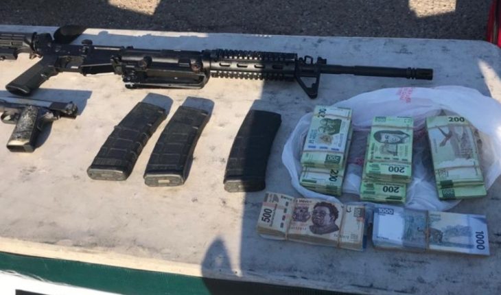 Arrestan a hombre con armas y dinero en autobús en Mazatlán
