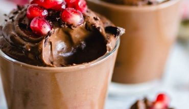 Easy recipe for making homemade chocolate mousse