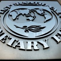 FMI rebajará sus previsiones porque la economía «aún cojea» por pandemia