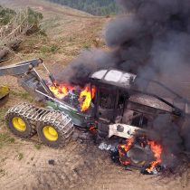 First arson attack in Traiguén after announcement of state of emergency: three trucks and four forestry machines were destroyed