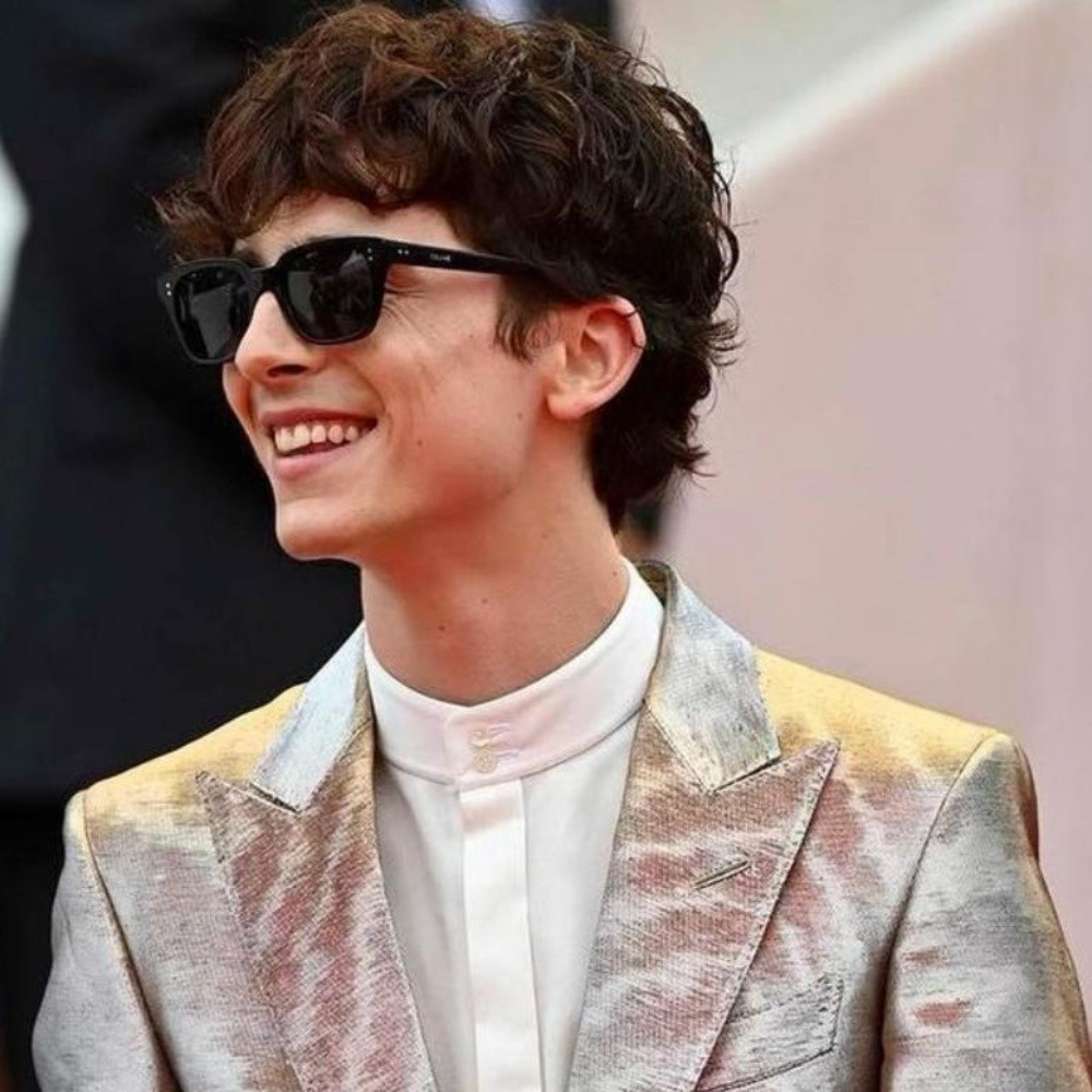 First images of Timothée Chalamet as Willy Wonka emerge