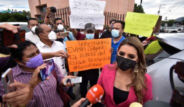 Government offices and medical personnel in Guerrero stop work
