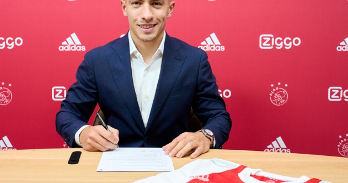 Lisandro Martínez renovó contrato con el Ajax