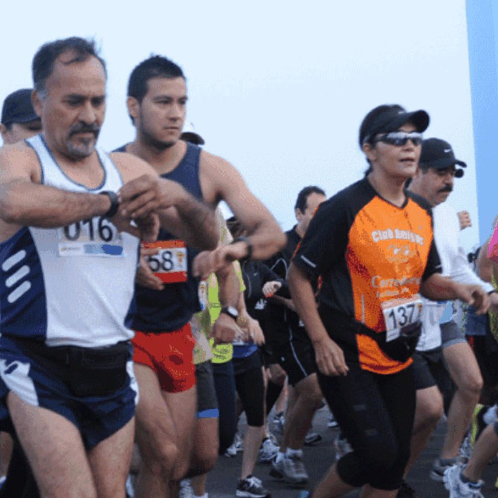 Los hermanos Juan de Dios y Juan Francisco Leyva ganan el Medio Maratón Topolobampo 2021