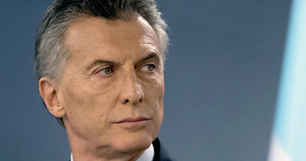 Macri was notified, but remains abroad and will not go to the inquiry