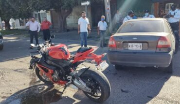 Se lesiona motociclista al chocar con vehículo en Los Mochis