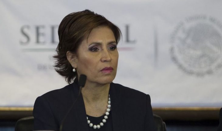 What are the arguments why Rosario Robles will remain in prison?