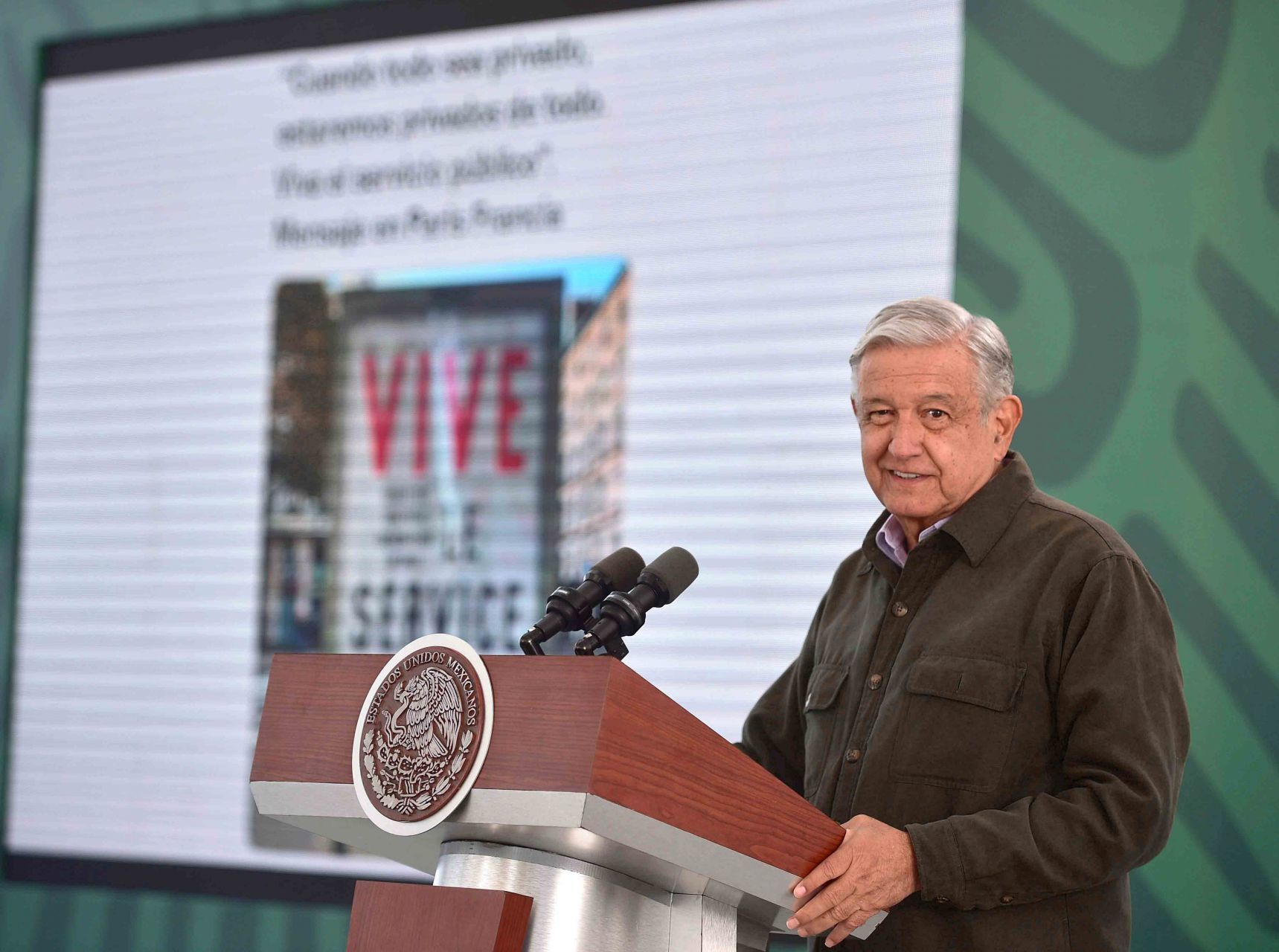 AMLO accuses that CIDE was "right-wing" as the UNAM