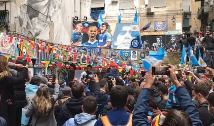 Desde adentro: el homenaje en las calles de Nápoles a Diego Maradona