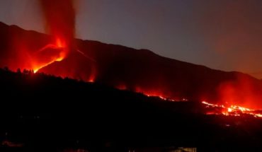 La Palma: las cenizas del volcán obligan a suspender otra vez los vuelos