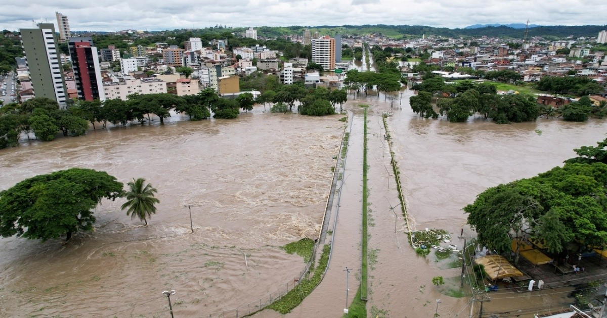Al menos 18 personas fallecieron por inundaciones en Bahía, Brasil