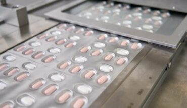 Autoridades de EU aprueban la píldora contra COVID de Pfizer