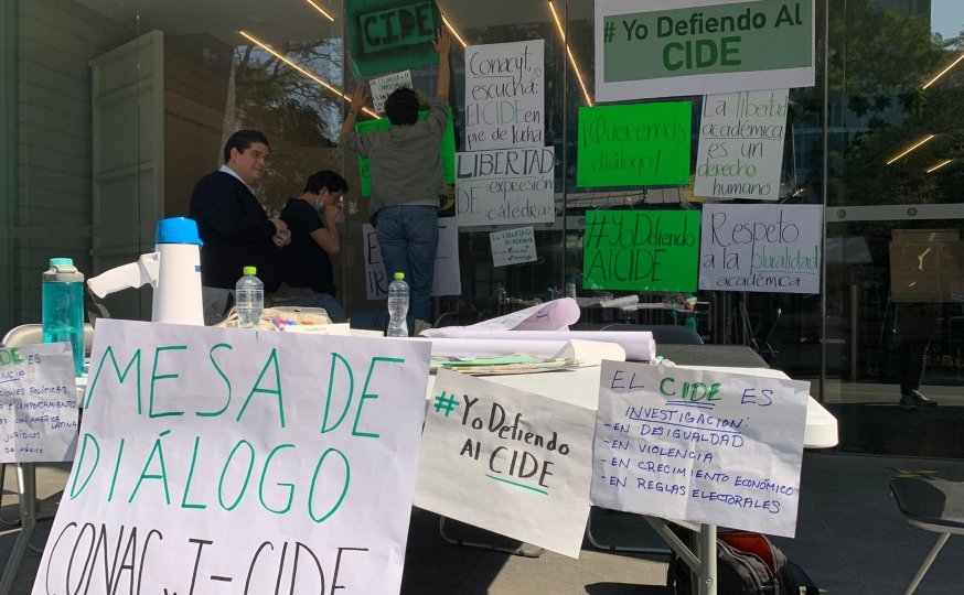 CIDE students demand dialogue; until they deliver campus: Conacyt