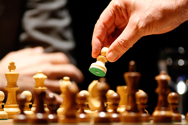 Carlsen se perfila como favorito para coronarse campeón en el mundial de ajedrez