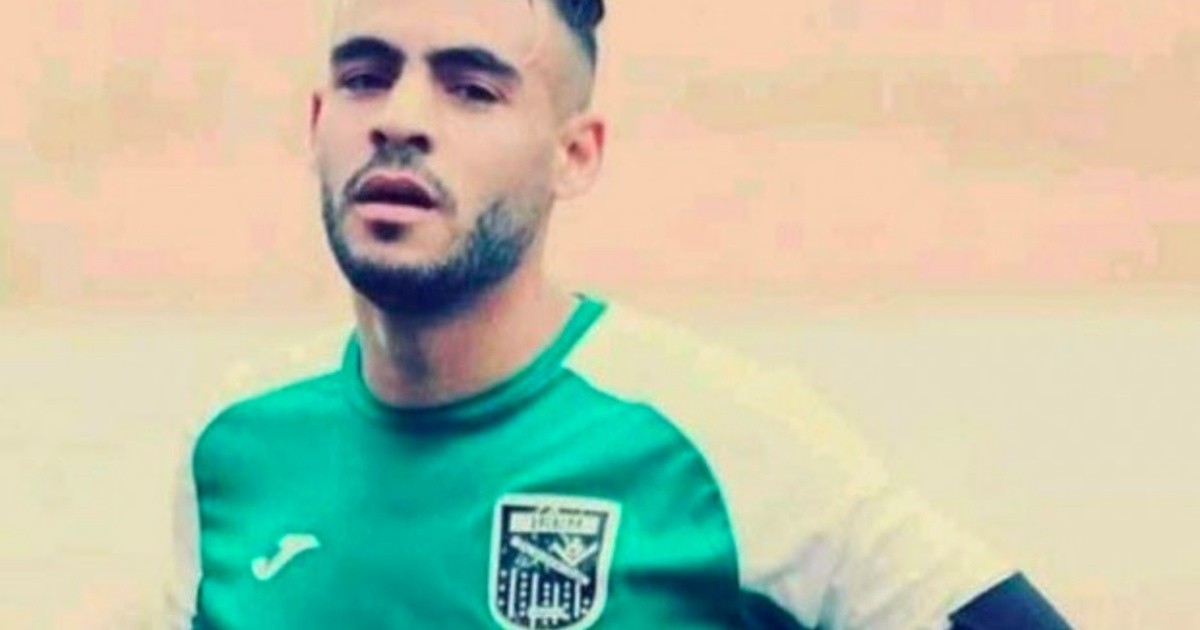 Conmoción en Argelia por un jugador que murió en medio de un partido