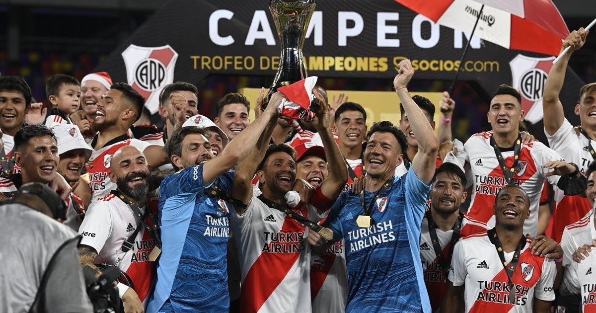 De la mano de Julián Álvarez, River goleó a Colón y se cerró el 2021 con otro título