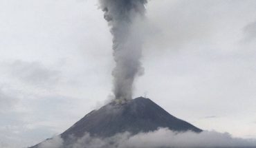 Erupción de volcán Semeru en Indonesia deja 13 muertos
