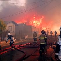Gobierno decreta estado de catástrofe en Castro tras mega incendio que afectó en la zona