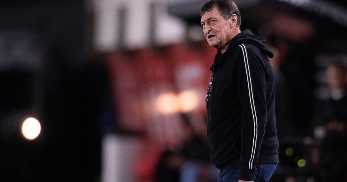Independiente hizo oficial la salida de Julio César Falcioni