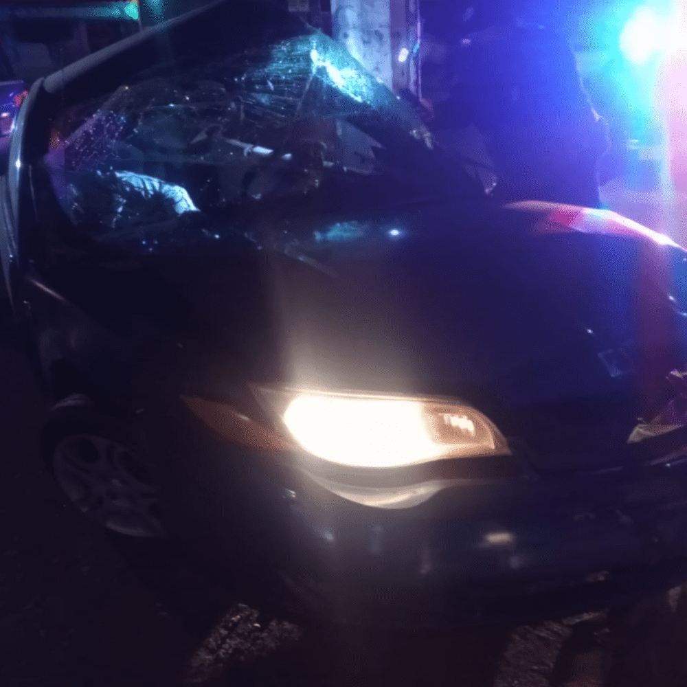 Man injured after crashing into pole in Guasave