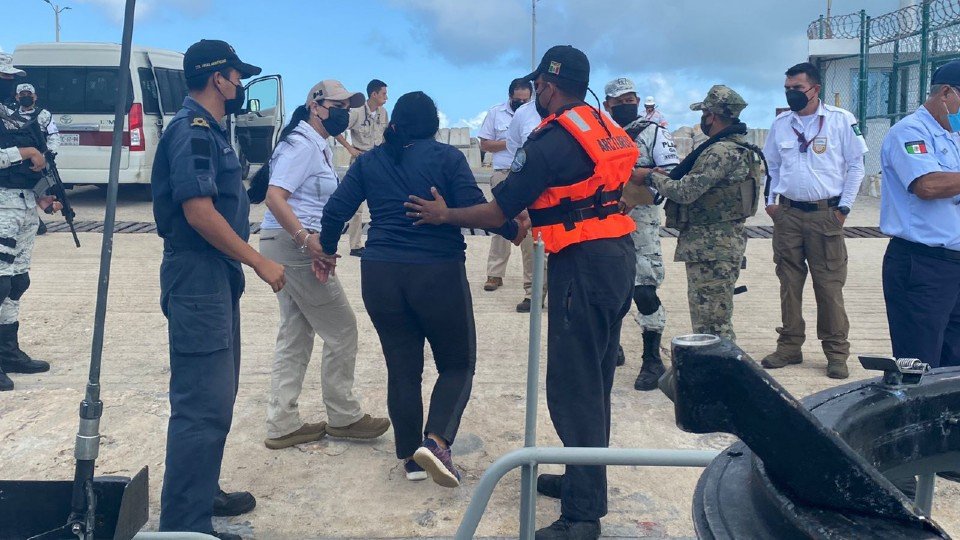 Marina locates migrants in makeshift boat in Yucatan