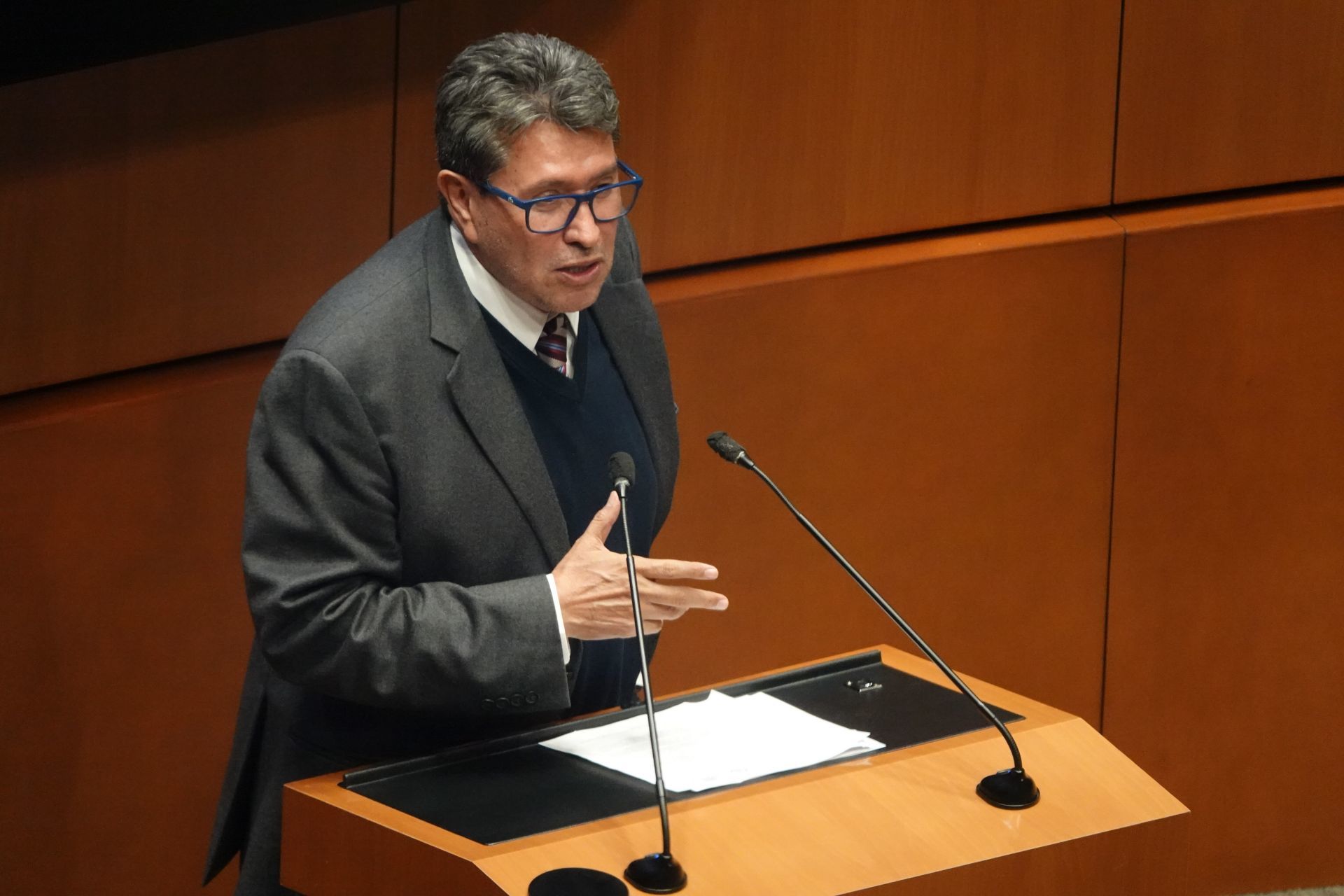 Monreal plantea que INE negocie con Hacienda más recursos para revocación