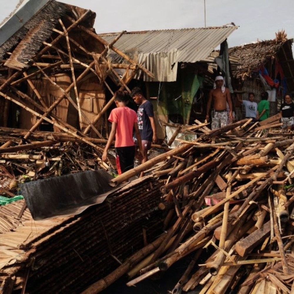 Tifón Rai en Filipinas suma 375 muertos