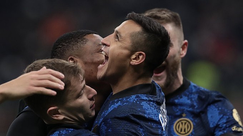[VIDEO] Alexis anotó un golazo en goleada del Inter sobre Cagliari