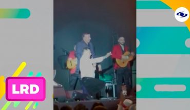 Video: La Red: El Fisgón pilló a humorista de Sábados Felices pidiendo matrimonio en pleno concierto