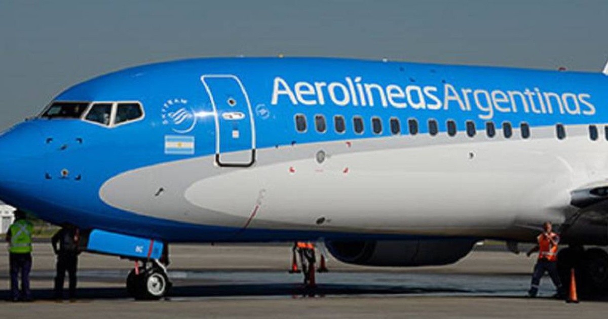 Aerolineas Argentinas warned that there may be cancellations due to the rise in Covid-19 infections