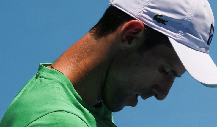 Australia canceló nuevamente el visado de Novak Djokovic, que ahora asiste a una audiencia judicial
