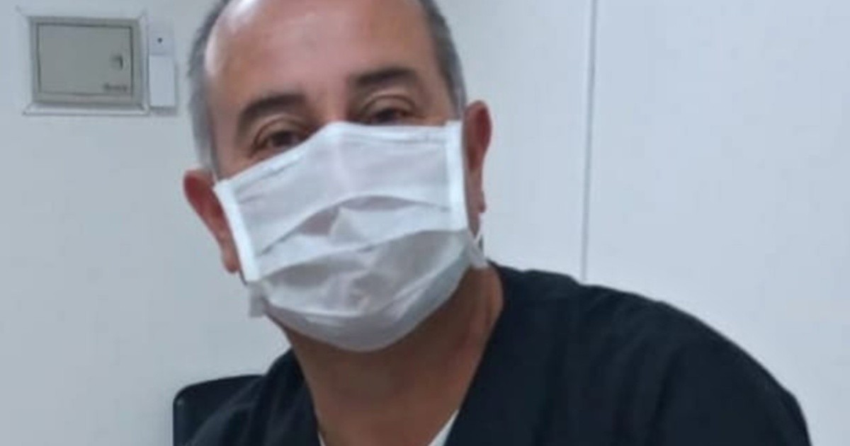 Carta de un médico ante los ataques por demoras en los hisopados: "El equipo de salud está dejando todo"