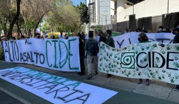 Comunidad del CIDE protesta en Senado en contra de reforma a estatutos