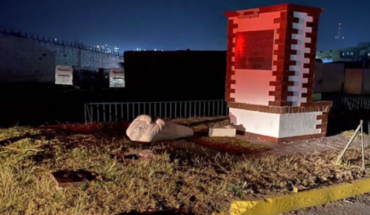 Derriban estatua de AMLO en Atlacomulco; la dejan sin cabeza y sin piernas