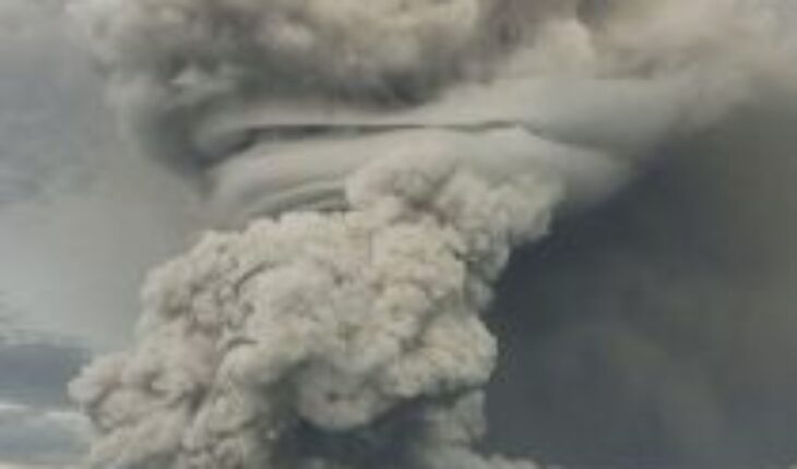 Desmienten nueva gran erupción del volcán submarino en Tonga