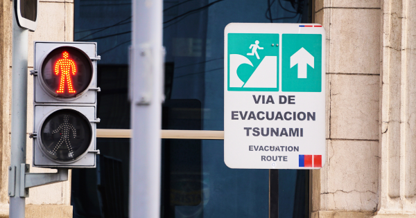 Evacuan playas en 6 regiones del país por alerta de Tsunami — Rock&Pop